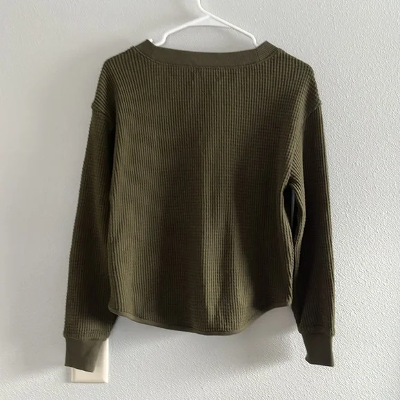 Madewell Brushed Waffle V-Neck Tee - Picture 7 of 7